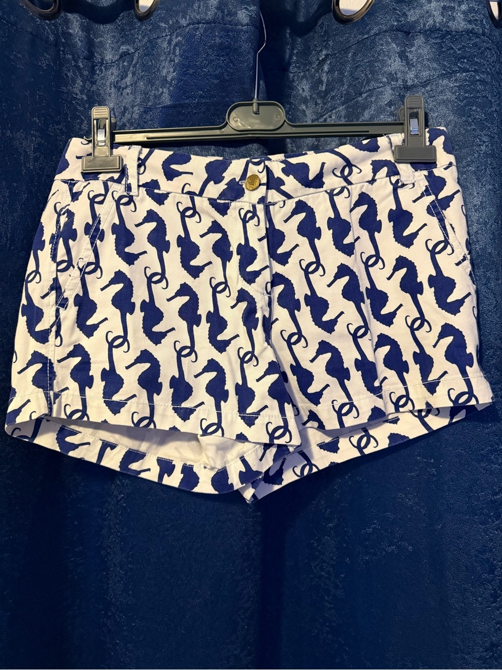 Macbeth Collection by Margaret Josephs White Shorts with Navy Seahorse Pattern